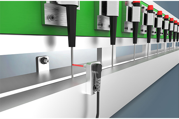 Detecting metal paller screw driver.